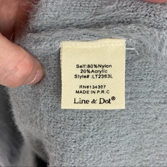 NWT Line and Dot Fuzzy Adler Sweater Grey Heather Grey Size Large New With Tags - Picture 11 of 15